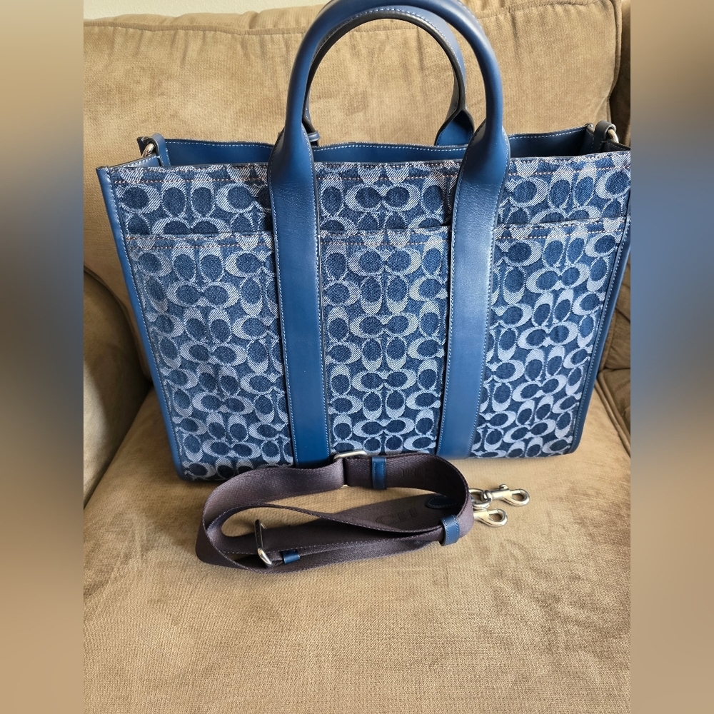 Coach Wesley Tote Signature Denim CAS25 - Picture 2 of 6
